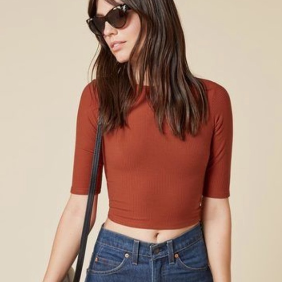 Reformation Tops - Reformation Cameron Top in Raspberry